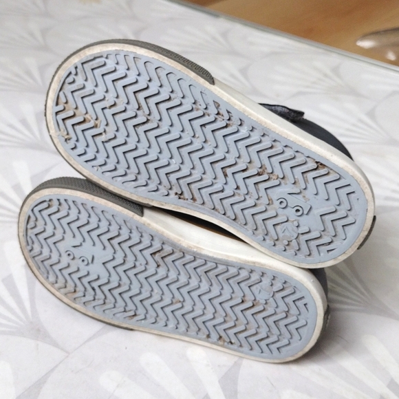 See Kai Run Gray and White Kids Sneakers - Picture 6 of 8